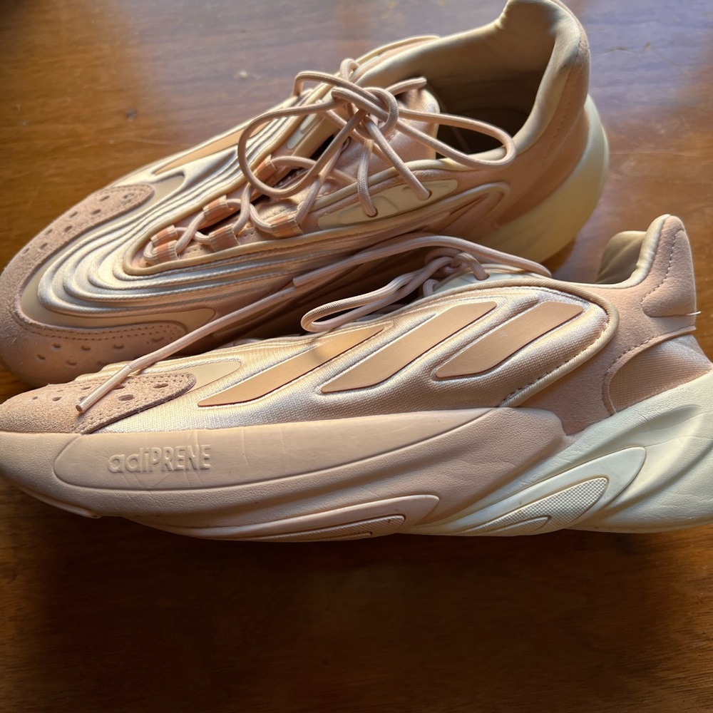 Brand new Adidas original Ozelia sneakers